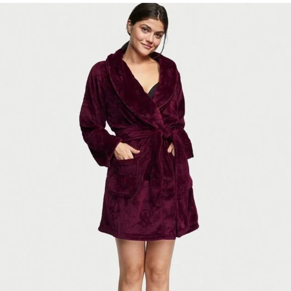 Victoria's Secret monogram Plush Robe in Deep‎ Purple S